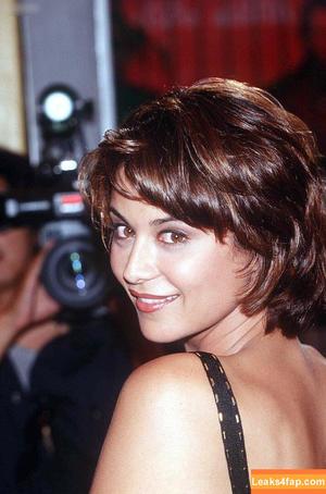 Catherine Bell photo #0143