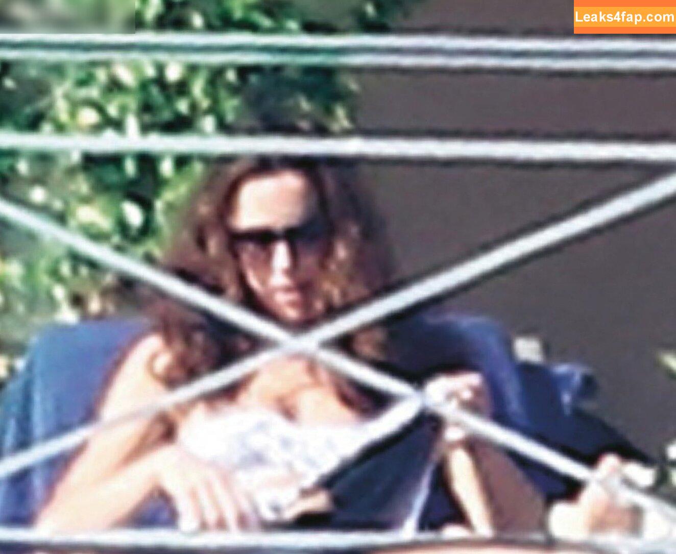 Catherine Elizabeth Middleton /  leaked photo photo #0036