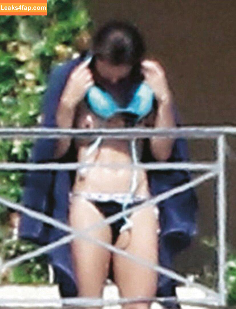 Catherine Elizabeth Middleton /  leaked photo photo #0040