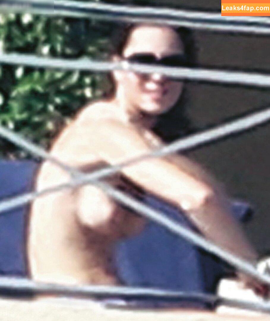 Catherine Elizabeth Middleton /  leaked photo photo #0045