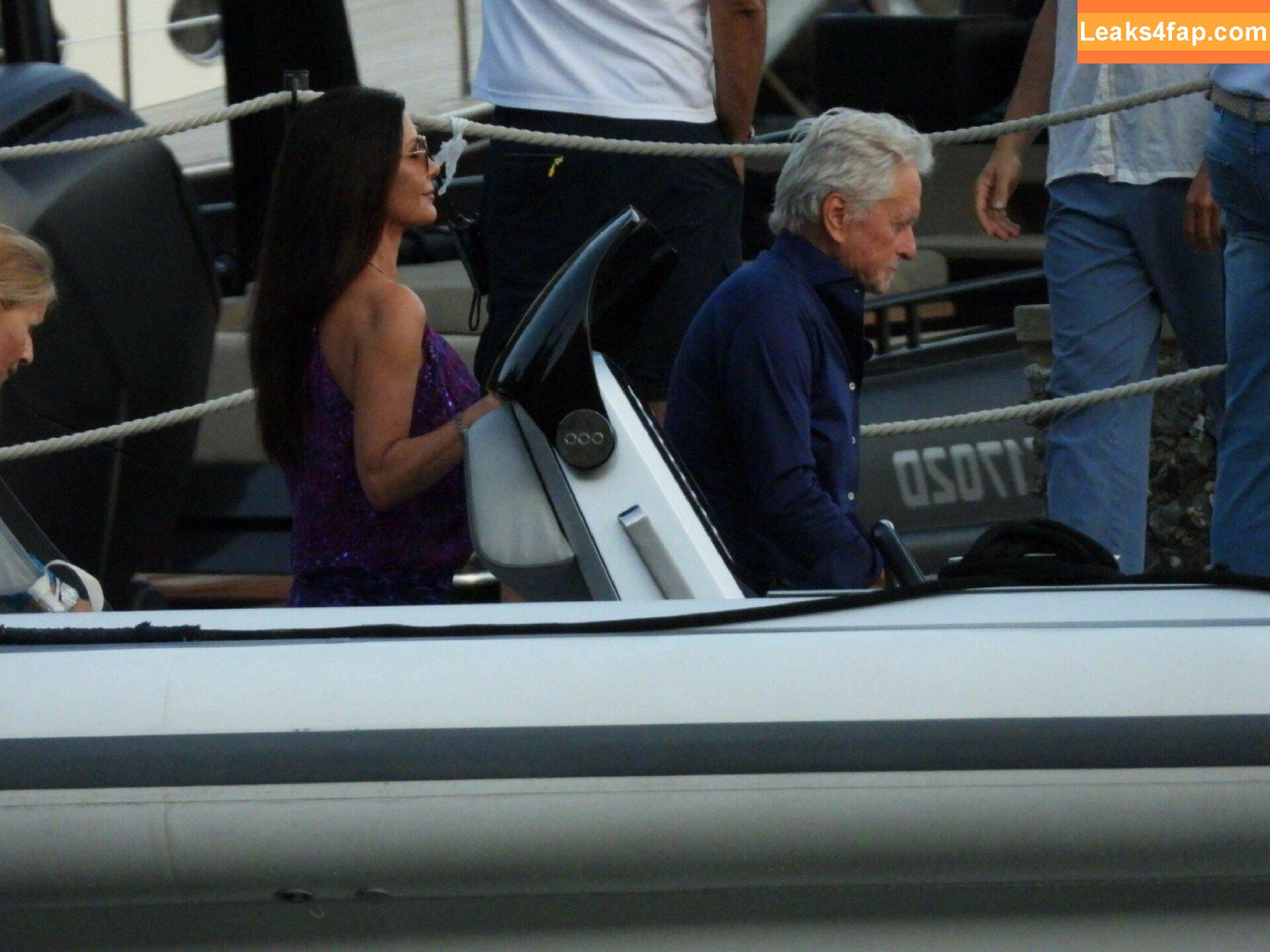 Catherine Zeta Jones / catherinezetajones leaked photo photo #0042