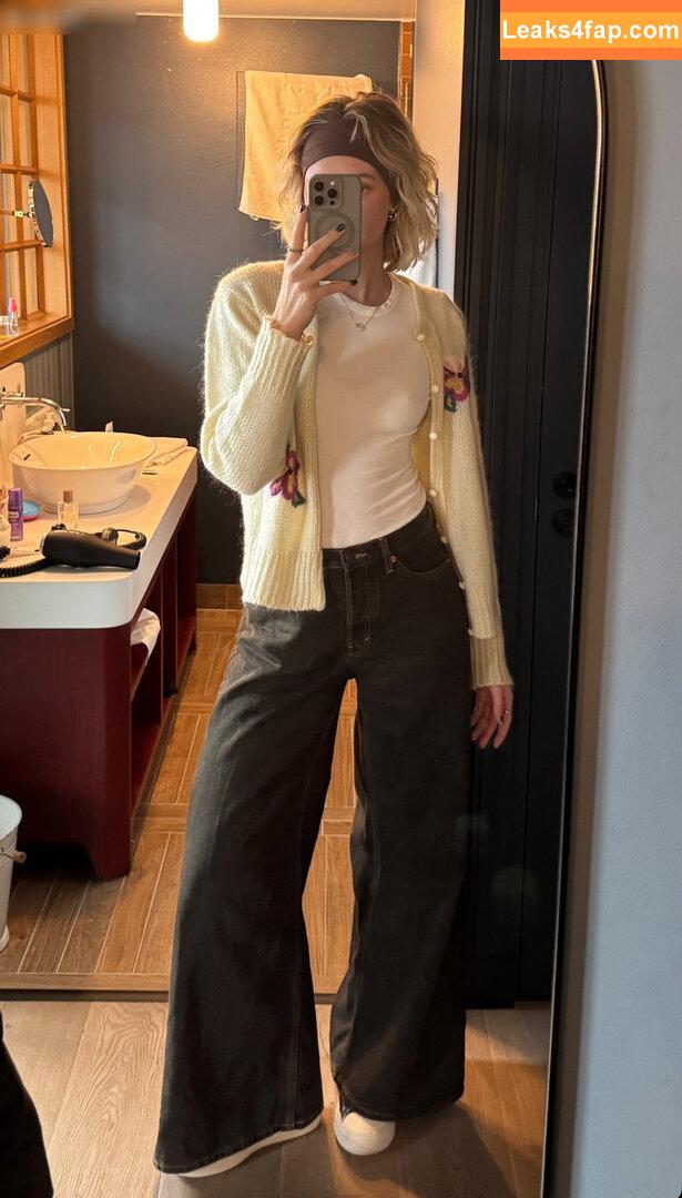 Cathi /  leaked photo photo #0004