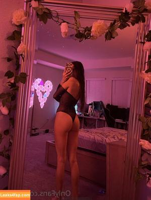 Catlyn Crespo photo #0300