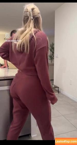 Cayla Vanderbaan photo #0073