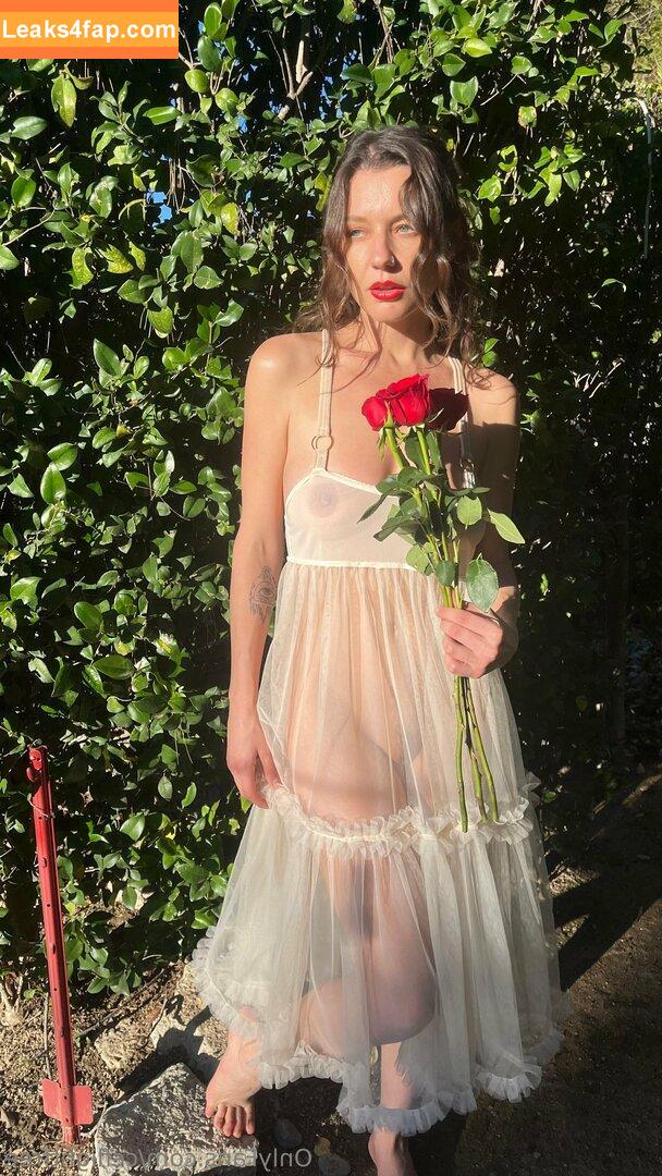 ccflightfree /  leaked photo photo #0067