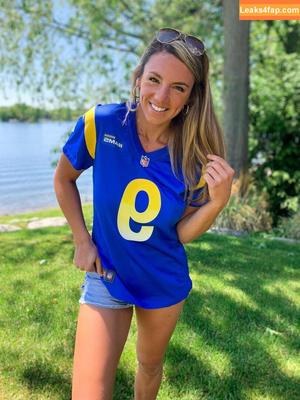 Celebrity Guilty Pleasures & Underrated Women фото #0047