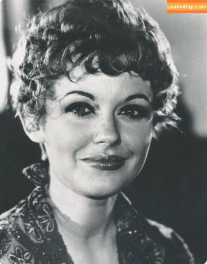 Celebrity Guilty Pleasures & Underrated Women фото #0075