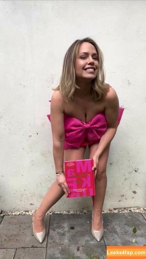 Celebrity Guilty Pleasures & Underrated Women фото #0093