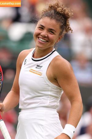 Celebrity Guilty Pleasures & Underrated Women фото #0116