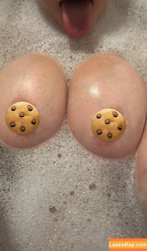 Celina.melon photo #0043