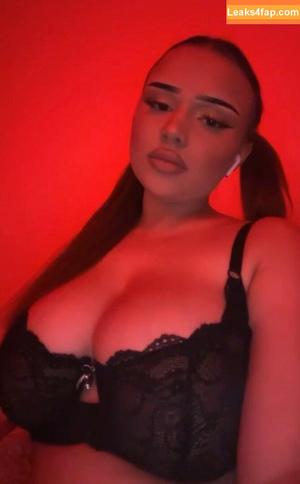 Celina.melon photo #0048