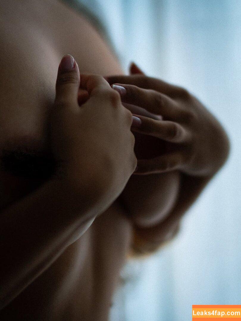 Céline Fairon / MoonlightASMR / celine_fairon / celinefairon / eexoticbabe слитое фото фото #0363