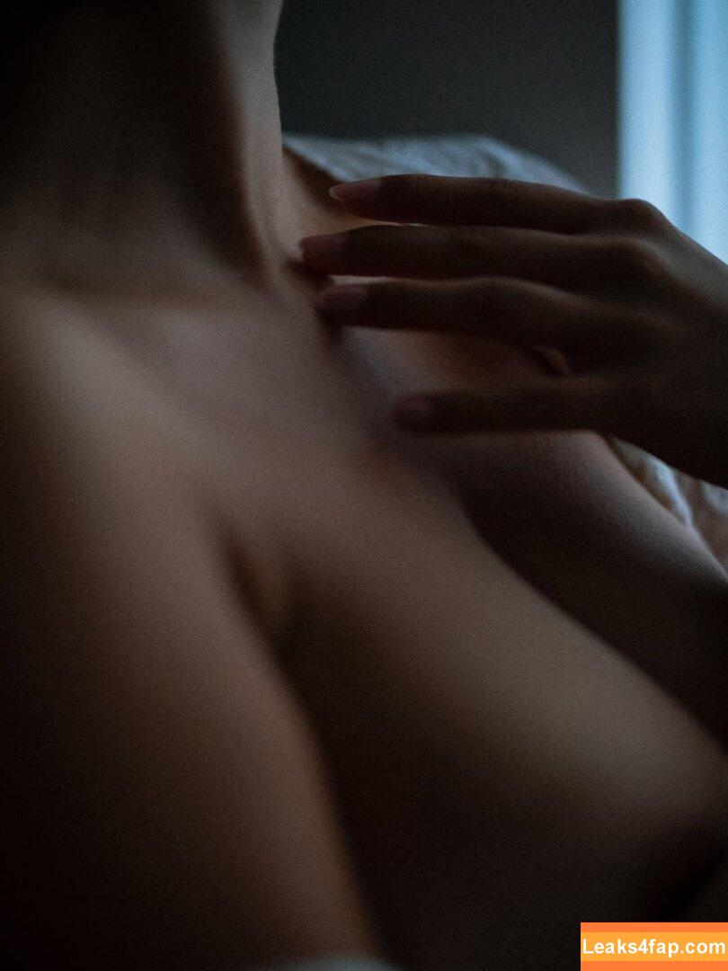Céline Fairon / MoonlightASMR / celine_fairon / celinefairon / eexoticbabe слитое фото фото #0367