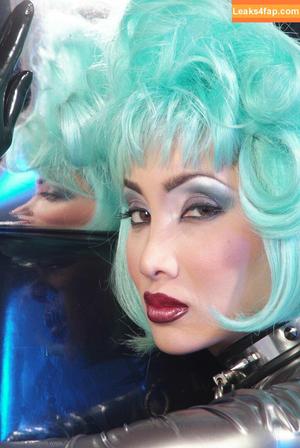 Celine Tran photo #0067