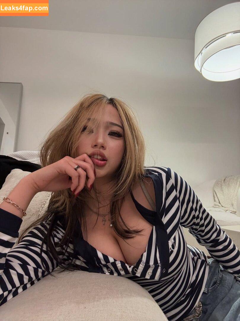 cellow111 / annie zheng leaked photo photo #0136