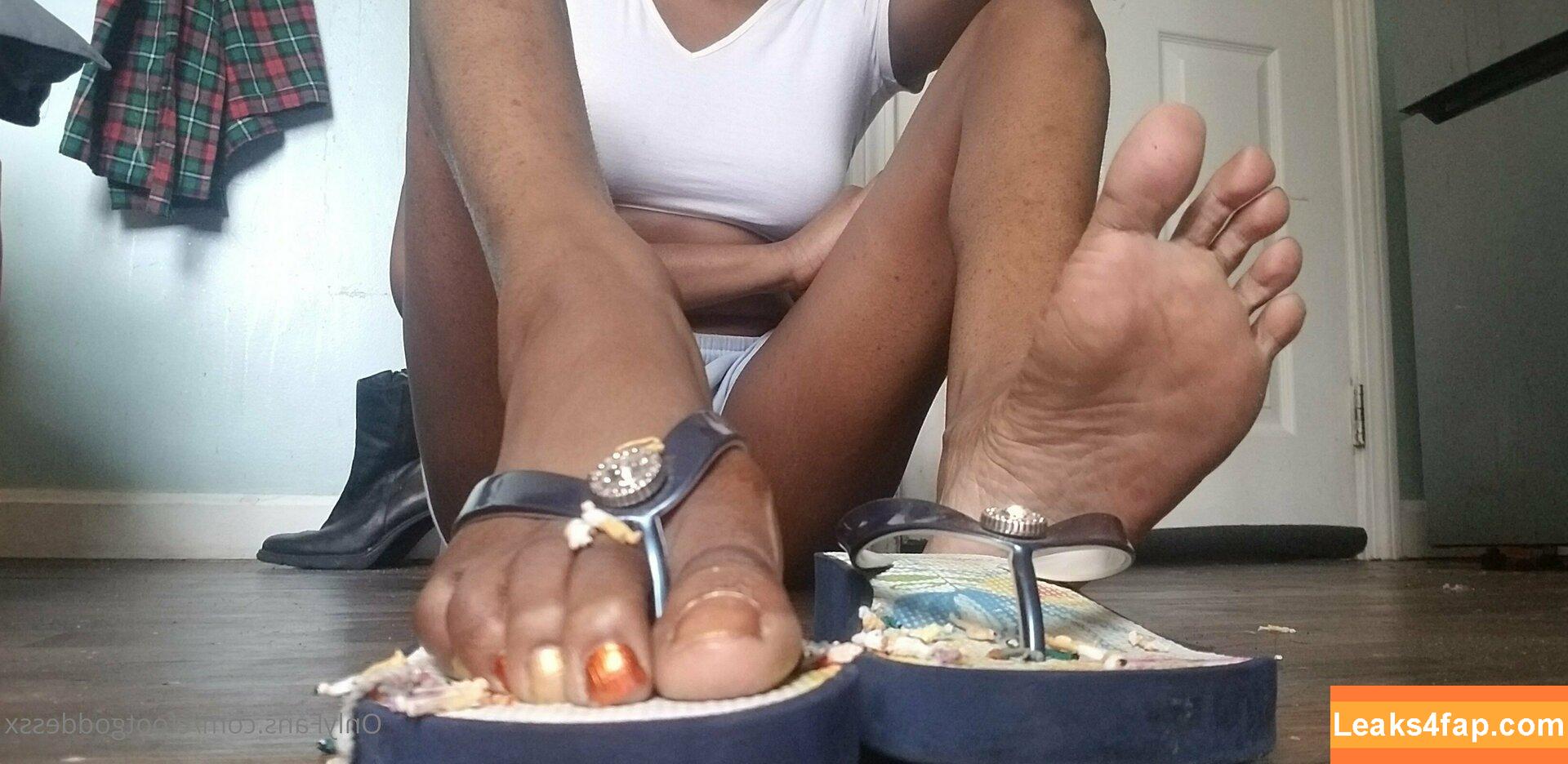 cfootgoddessx / chocolate_foot_goddess leaked photo photo #0024