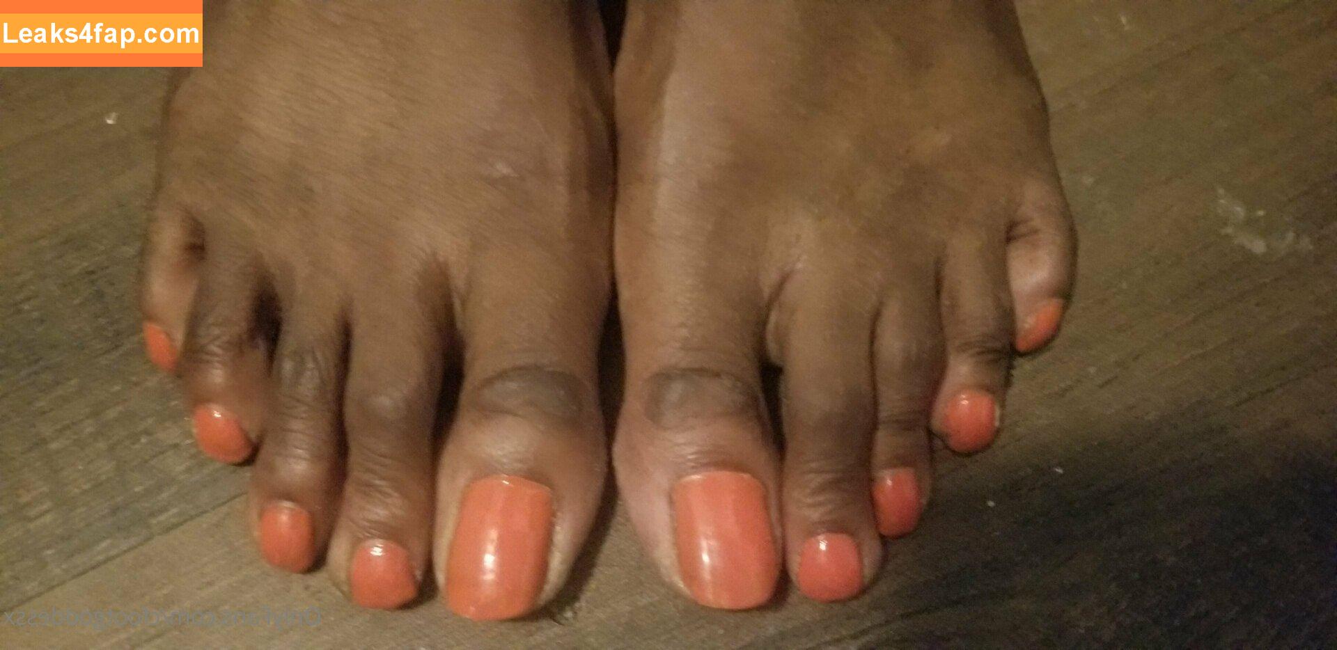 cfootgoddessx / chocolate_foot_goddess leaked photo photo #0042