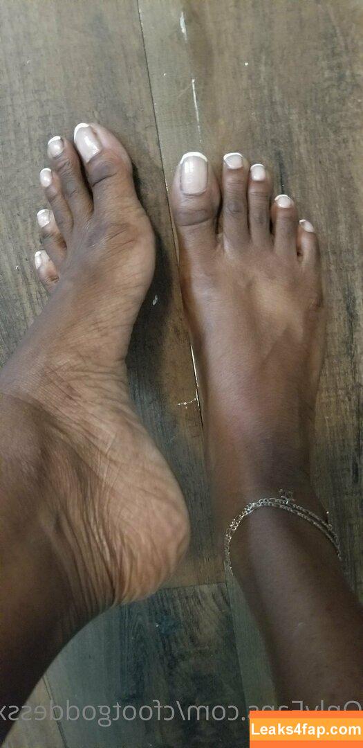 cfootgoddessx / chocolate_foot_goddess leaked photo photo #0044