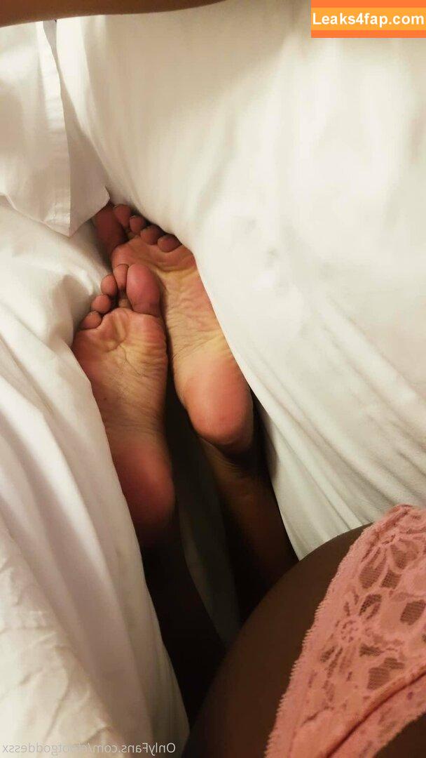 cfootgoddessx / chocolate_foot_goddess leaked photo photo #0053