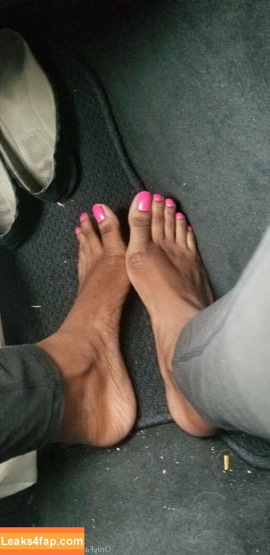 cfootgoddessx / chocolate_foot_goddess leaked photo photo #0061