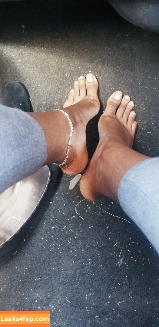 cfootgoddessx / chocolate_foot_goddess leaked photo photo #0062