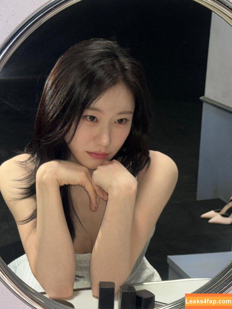 Chaeryeong / ITZY (채령 / chaerrry0 leaked photo photo #0181