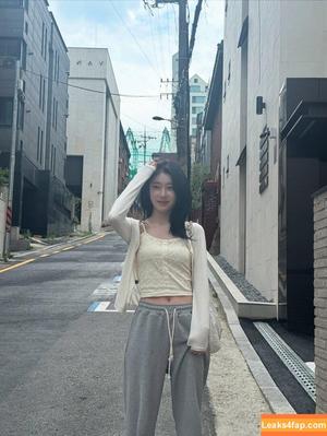 Chaeryeong photo #0106