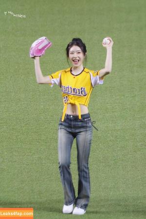 Chaeryeong photo #0118