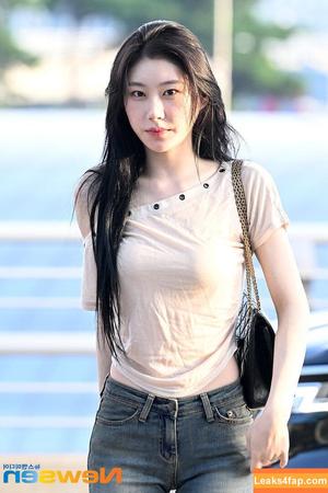 Chaeryeong photo #0120