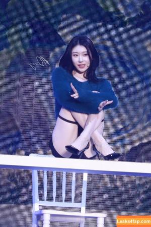 Chaeryeong photo #0124