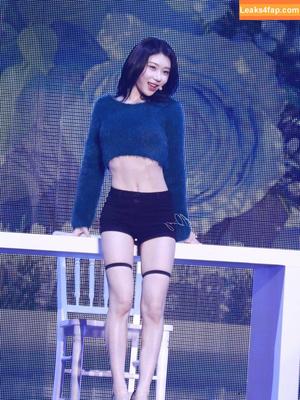 Chaeryeong photo #0125