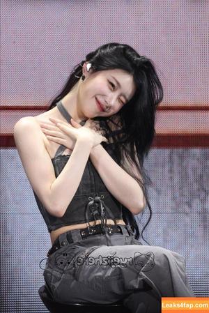 Chaeryeong photo #0130