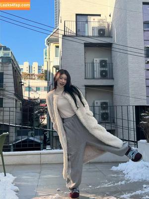 Chaeryeong photo #0169