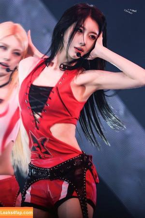 Chaeryeong photo #0171