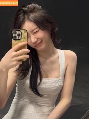 Chaeryeong photo #0176