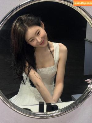 Chaeryeong photo #0179
