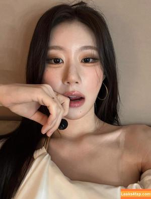 Chaeryeong photo #0205