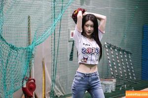 Chaeryeong photo #0214