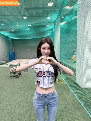 Chaeryeong photo #0222