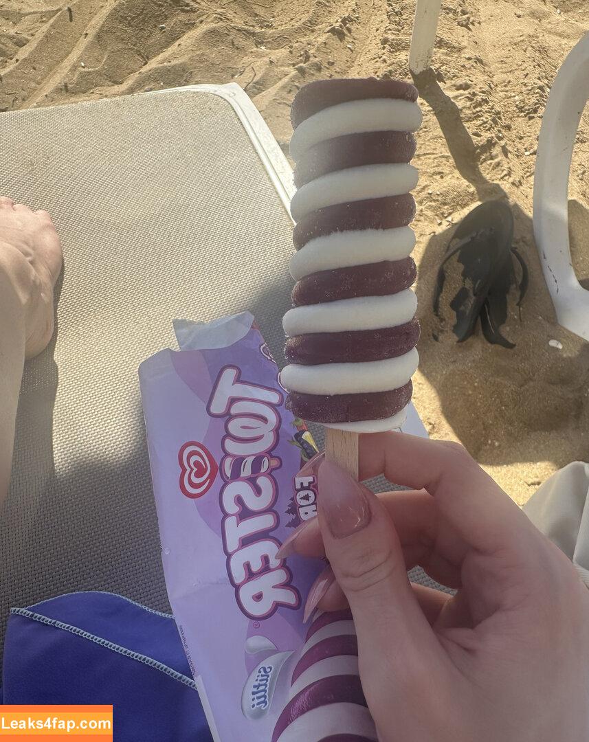 Chaisia / chaisia_art / chaisia_irl leaked photo photo #0073