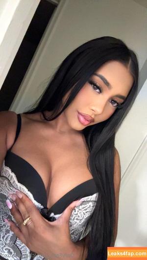 chaneloxoxo photo #0027