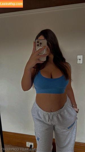 chanelrileyfree photo #0012