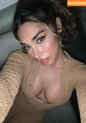 Chantel Jeffries photo #0134