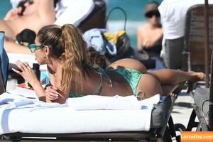 Chantel Jeffries photo #0142