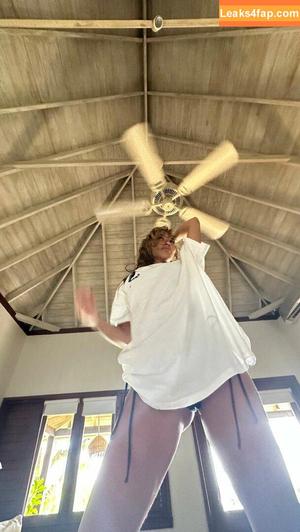 Chantel Jeffries photo #0261