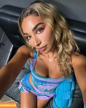 Chantel Jeffries photo #0297