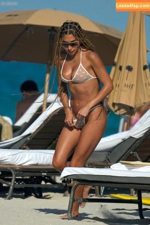 Chantel Jeffries photo #1163