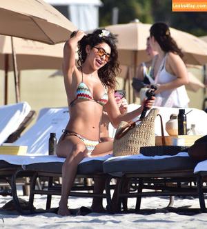 Chantel Jeffries photo #1752