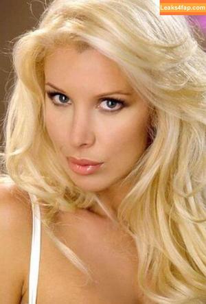 Charis B photo #0007