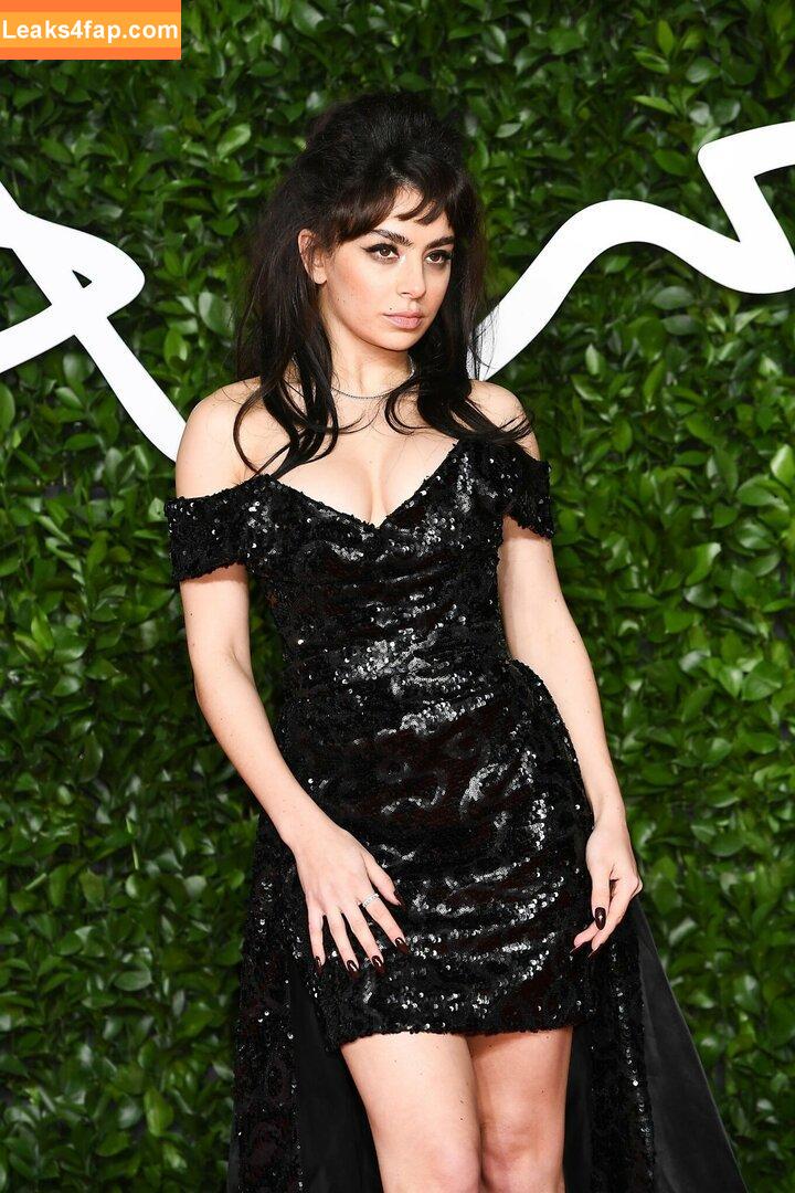 Charli XCX / charli_xcx / charlignarly / charlixcx / https: leaked photo photo #0038